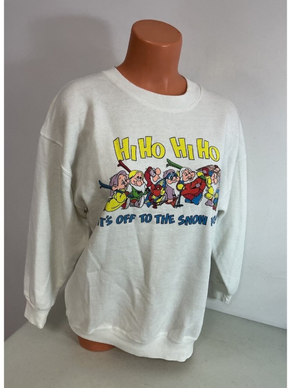 Snow White Dwarfs Vintage Disney Christmas Sweatshirt Made USA Womens Large